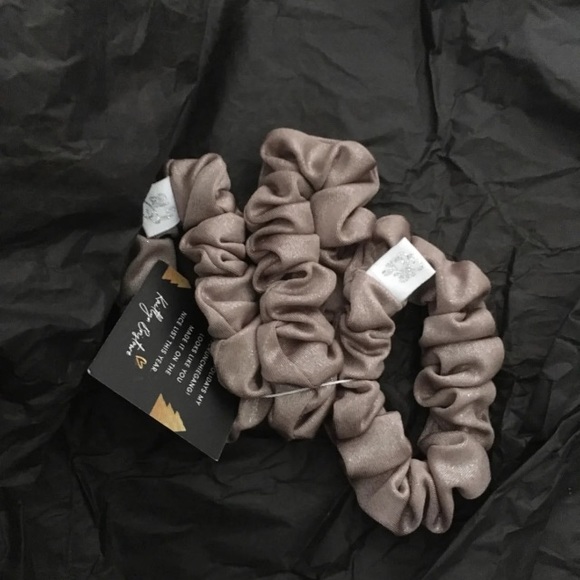 Accessories - Dew edit the bubbly mini scrunchies